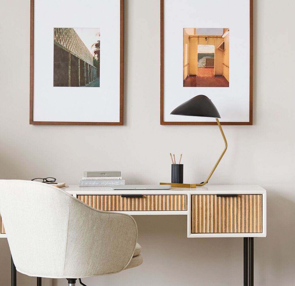 Curvilinear Mid-Century Table Lamp (20")